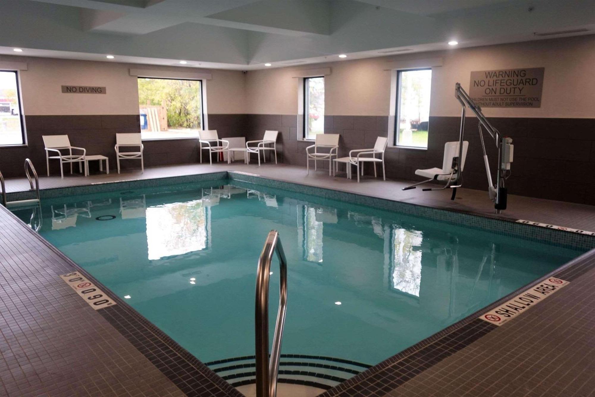 Country Inn & Suites By Radisson, Belleville, On Ngoại thất bức ảnh